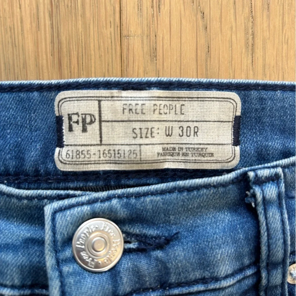 Free People Stretch Skinny Jeans Medium Wash Blue Denim Women’s Size 27